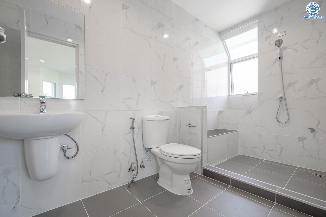 บ้านมือสองตกแต่งใหม่ แบรนด์ LH โครงการ ชัยพฤกษ์ บางบัวทอง หลังใหญ่ เนื้อที่ 94.2 ตร.ว. ฟังก์ชัน 3 ห้องนอน 3 ห้องน้ำ จอดรถได้ 4 คัน พร้อม Facilities ครบครัน บนทำเลเดินทางสะดวก ติดถนนบางกรวย-ไทรน้อย ใกล้เซ็นทรัลเวสต์เกต และรถไฟฟ้าสายสีม่วง "สถานีบางพลู"...